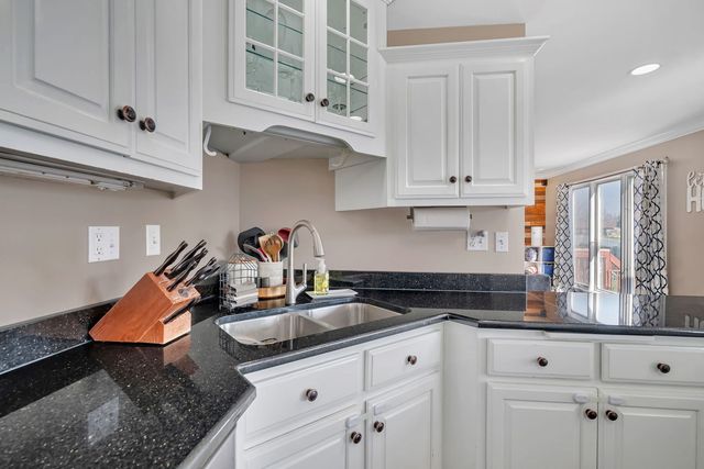 208 Santos Avenue, Minooka, IL 60447