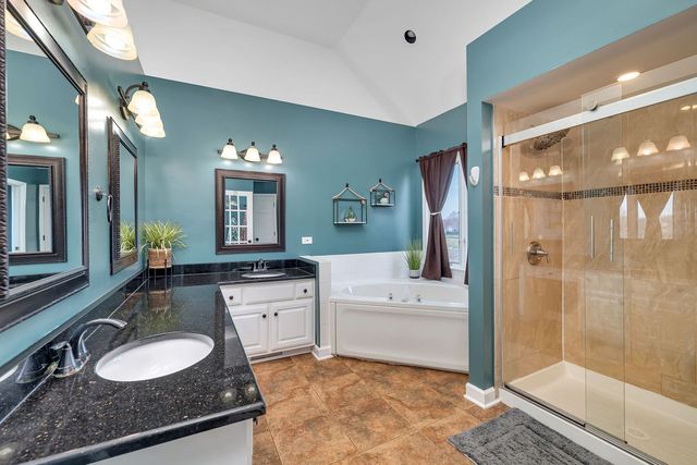 208 Santos Avenue, Minooka, IL 60447