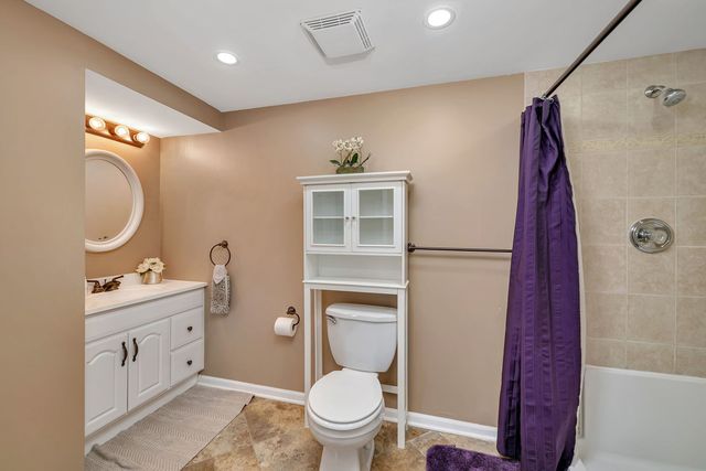 208 Santos Avenue, Minooka, IL 60447