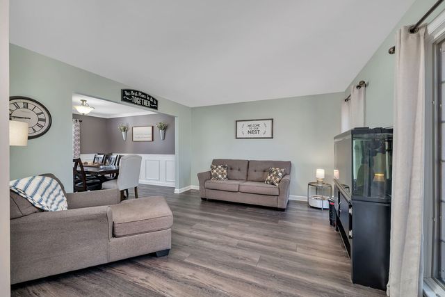 208 Santos Avenue, Minooka, IL 60447