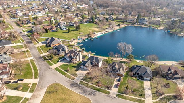 208 Santos Avenue, Minooka, IL 60447