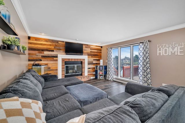 208 Santos Avenue, Minooka, IL 60447