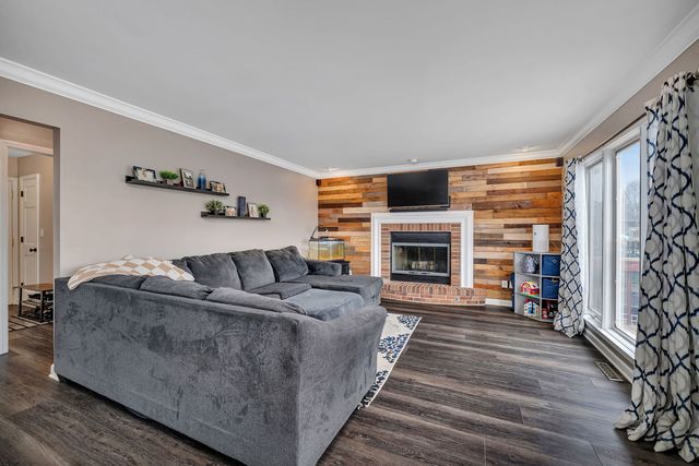 208 Santos Avenue, Minooka, IL 60447