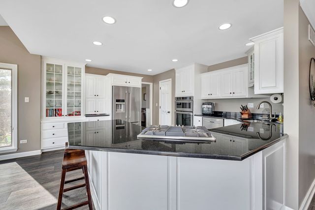 208 Santos Avenue, Minooka, IL 60447