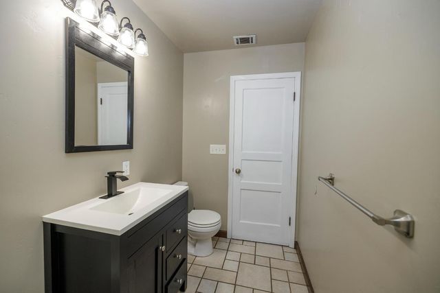 917 Whittier, Modesto, CA 95350