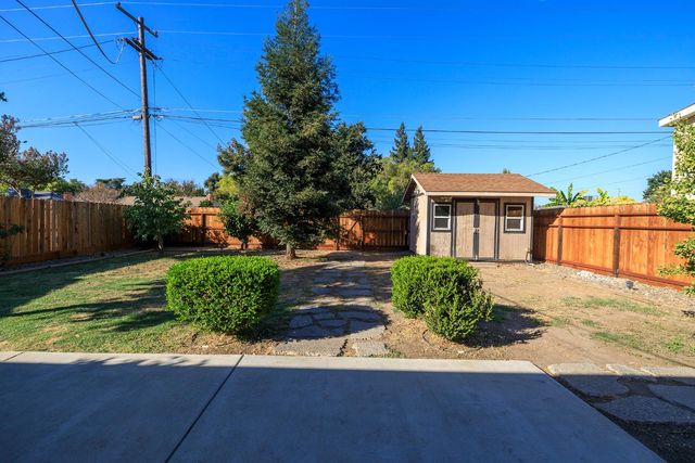 917 Whittier, Modesto, CA 95350