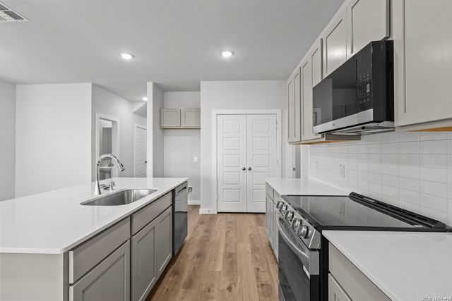 2334 CRISP GLN, San Antonio, TX 78224