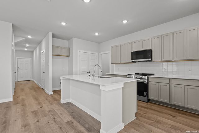 2334 CRISP GLN, San Antonio, TX 78224