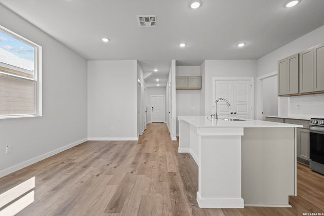 2334 CRISP GLN, San Antonio, TX 78224
