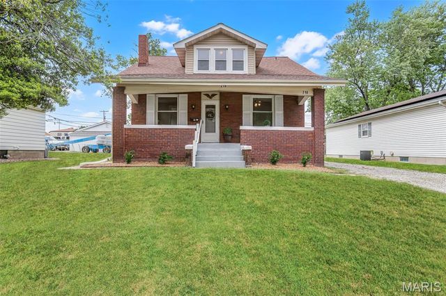 218 4th Avenue, Edwardsville, IL 62025