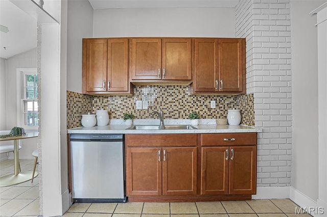 218 4th Avenue, Edwardsville, IL 62025
