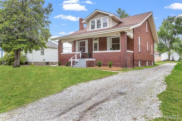 218 4th Avenue, Edwardsville, IL 62025