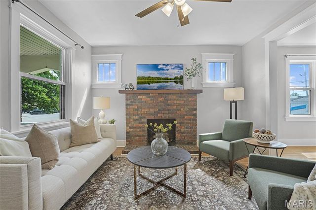 218 4th Avenue, Edwardsville, IL 62025