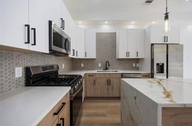 7920 Boy Street Unit B, Houston, TX 77028