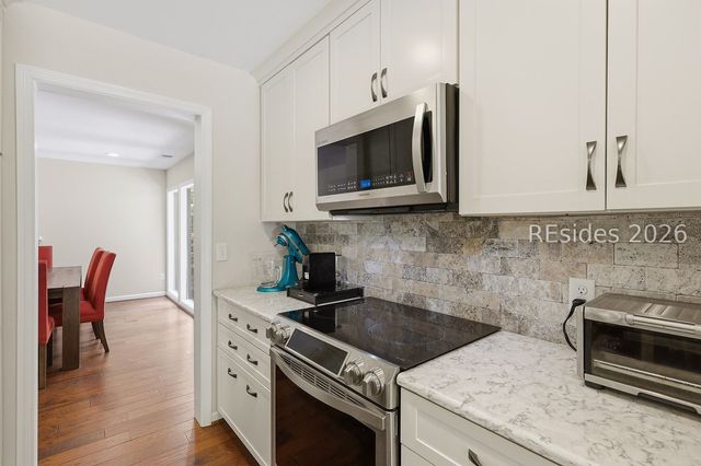 1 Sanderling Ln, Hilton Head Island, SC 29926