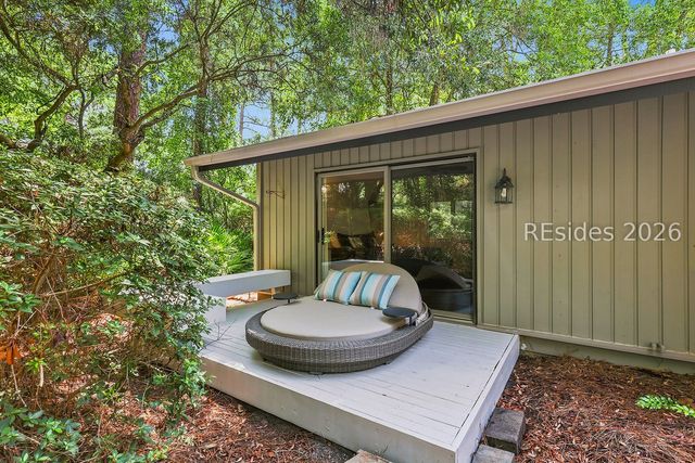 1 Sanderling Ln, Hilton Head Island, SC 29926