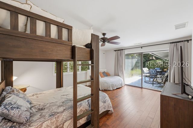 1 Sanderling Ln, Hilton Head Island, SC 29926