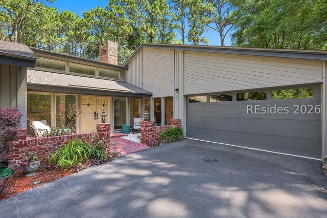 1 Sanderling Ln, Hilton Head Island, SC 29926