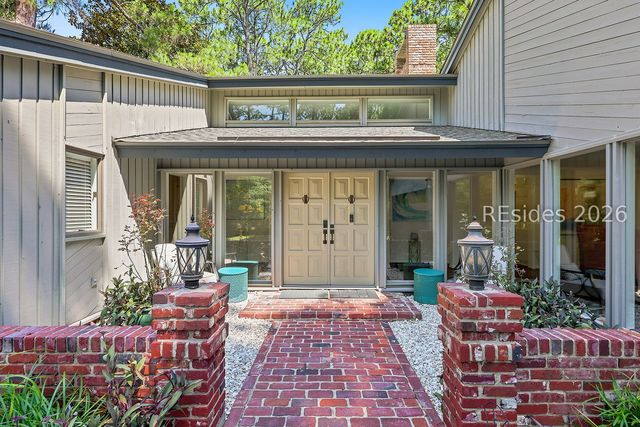 1 Sanderling Ln, Hilton Head Island, SC 29926