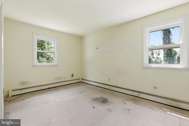 32 BECK RD, Coatesville, PA 19320