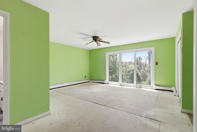 32 BECK RD, Coatesville, PA 19320