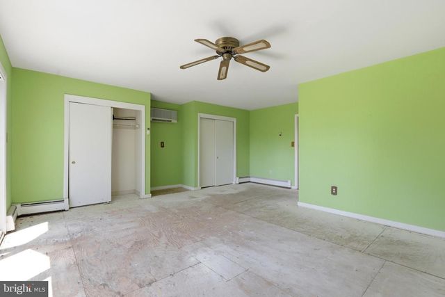 32 BECK RD, Coatesville, PA 19320