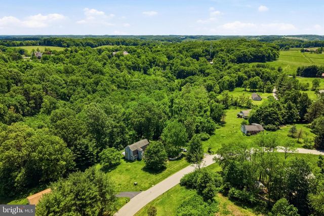 32 BECK RD, Coatesville, PA 19320