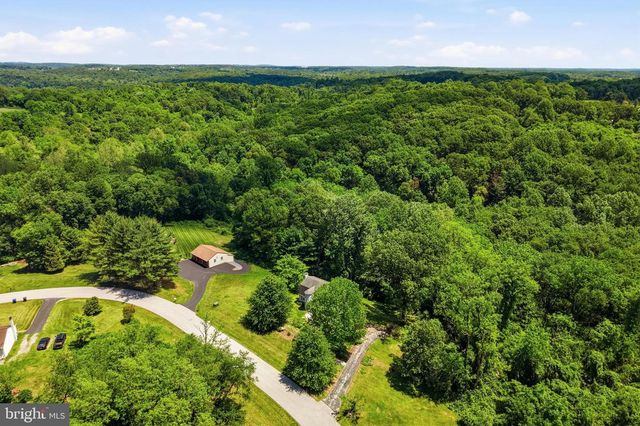 32 BECK RD, Coatesville, PA 19320