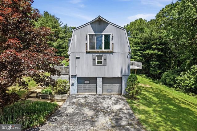 32 BECK RD, Coatesville, PA 19320