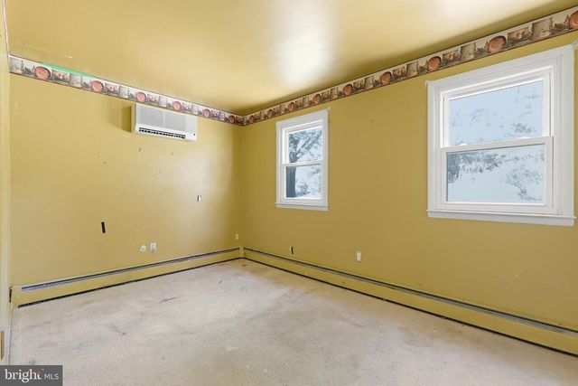 32 BECK RD, Coatesville, PA 19320
