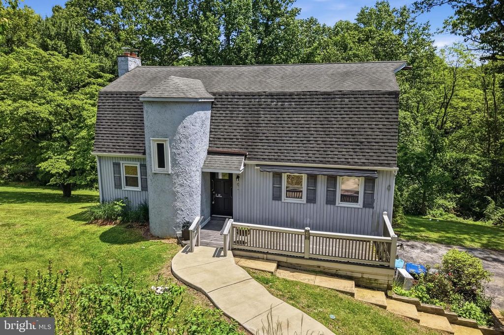 32 BECK RD, Coatesville, PA 19320