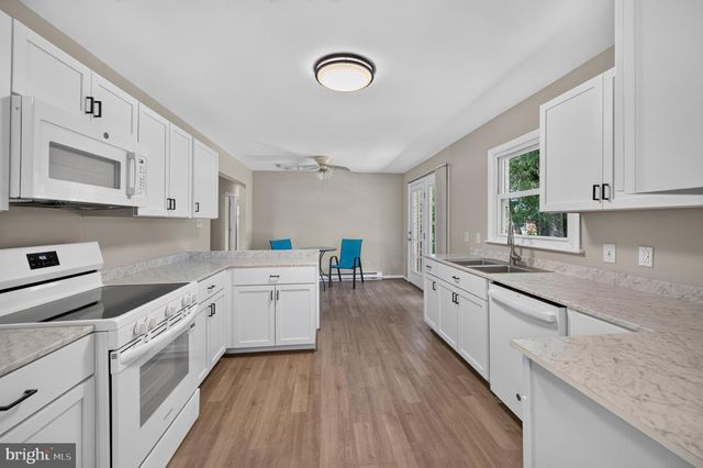 142 TAMMY LN, Martinsburg, WV 25405