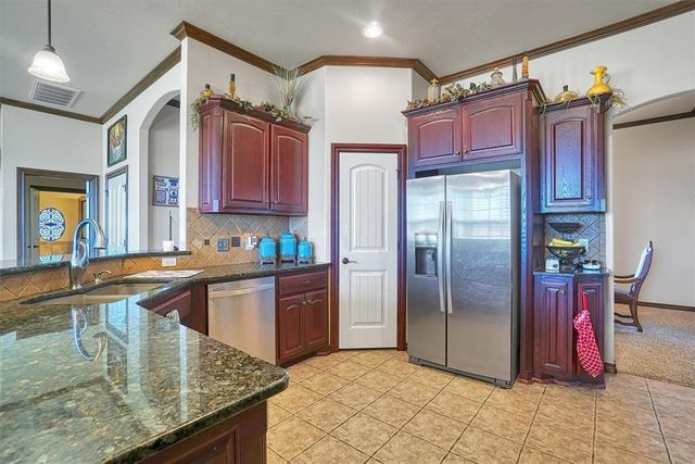 21321 E 1290 Road, Sentinel, OK 73664