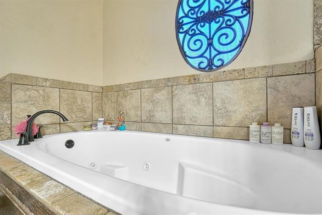 21321 E 1290 Road, Sentinel, OK 73664