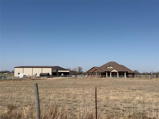 21321 E 1290 Road, Sentinel, OK 73664