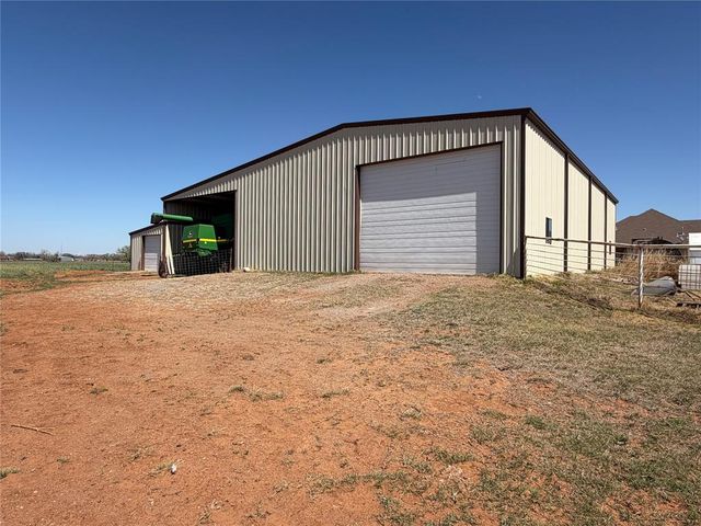 21321 E 1290 Road, Sentinel, OK 73664