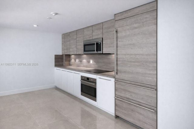 400 Sunny Isles Blvd 819, Sunny Isles Beach, FL 33160