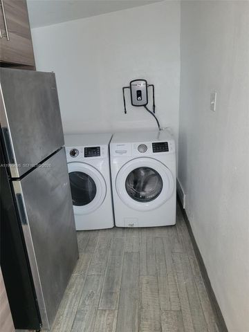 5720 NE Miami Pl, Miami, FL 33137