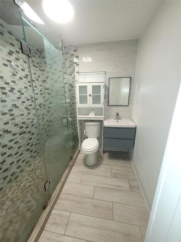 5720 NE Miami Pl, Miami, FL 33137