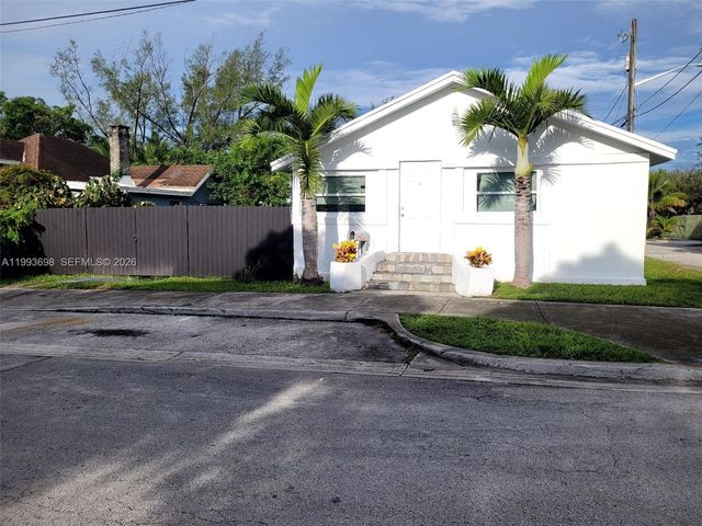 5720 NE Miami Pl, Miami, FL 33137