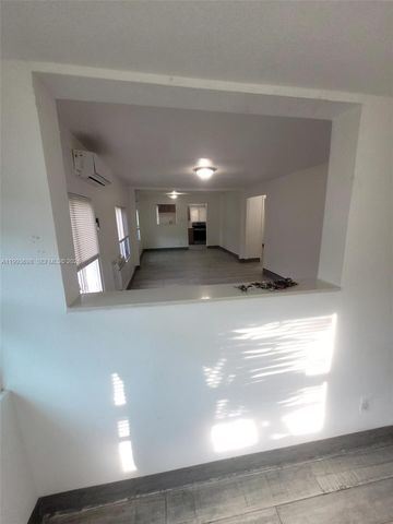 5720 NE Miami Pl, Miami, FL 33137