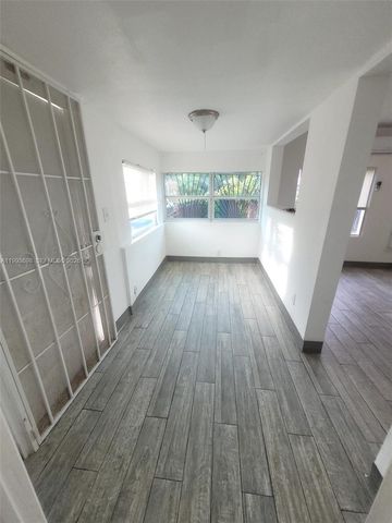 5720 NE Miami Pl, Miami, FL 33137