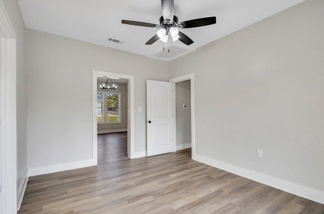 301 S Ponsard, Troup, TX 75789