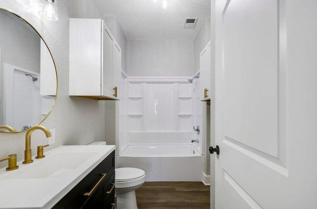 301 S Ponsard, Troup, TX 75789