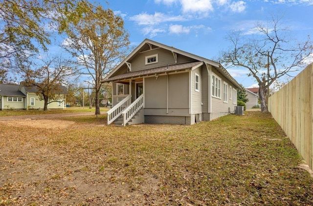 301 S Ponsard, Troup, TX 75789
