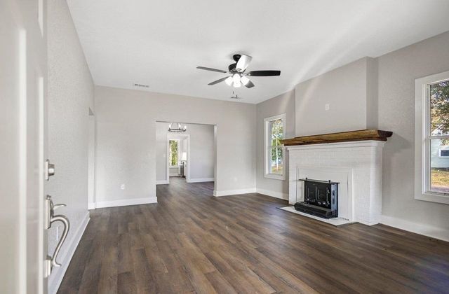 301 S Ponsard, Troup, TX 75789