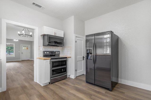 301 S Ponsard, Troup, TX 75789