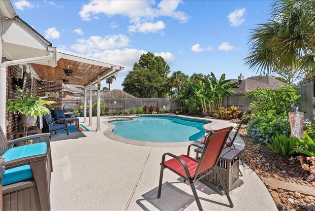 3005 Autumn Park Court, Friendswood, TX 77546