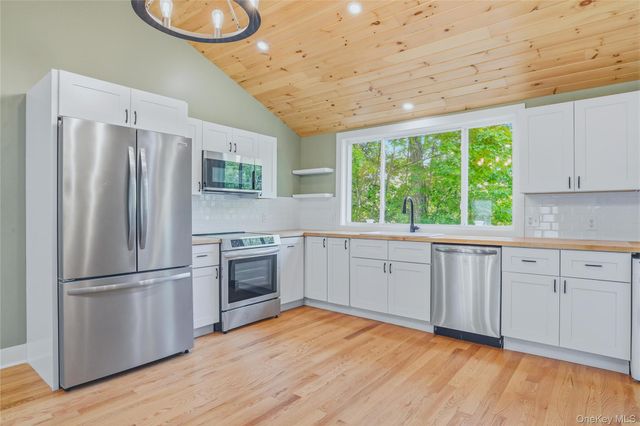 310 Glenerie Boulevard, Saugerties, NY 12477