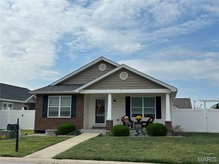 1878 Old Park Lane, Swansea, IL 62226